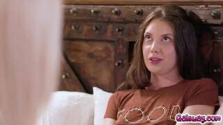 Sa Usa Ka Tinago Nga Gugma Tali Sa Duha Ka Mga Init Nga Babaye Nga Nagpakalalaki