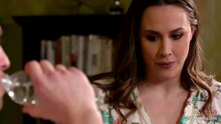 Мачеха поражена мускулатурой писари худ