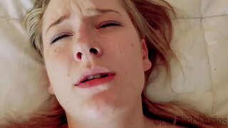 Korak Sin Bude Mama Jebi Ga I Svršava U Nju Seronjo Prikolici