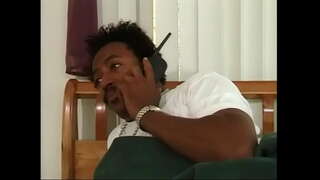 Sexy omnyama umfazi kunye red iinwele kwaye omkhulu boobs inika BJ ke efumana yakhe cunt ukuzaliswa omnyama dick ebaleka engena endlwini